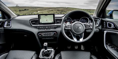 Kia Ceed Interior & Infotainment | carwow