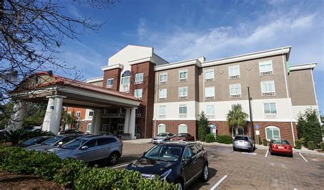 HOLIDAY INN EXPRESS & SUITES SAVANNAH - MIDTOWN, AN IHG HOTEL - Prices & Reviews (GA)