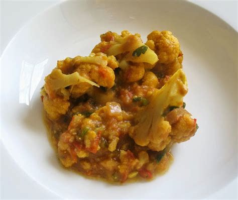 Gently Simmered Cauliflower in a Spicy Tomato Sauce | Lisa's Kitchen ...