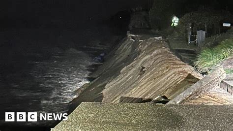 Hemsby road partially collapses on erosion-hit coastline : r/unitedkingdom