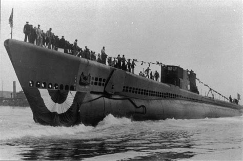 The Tench class submarine USS Torsk is launched at the Portsmouth Navy ...