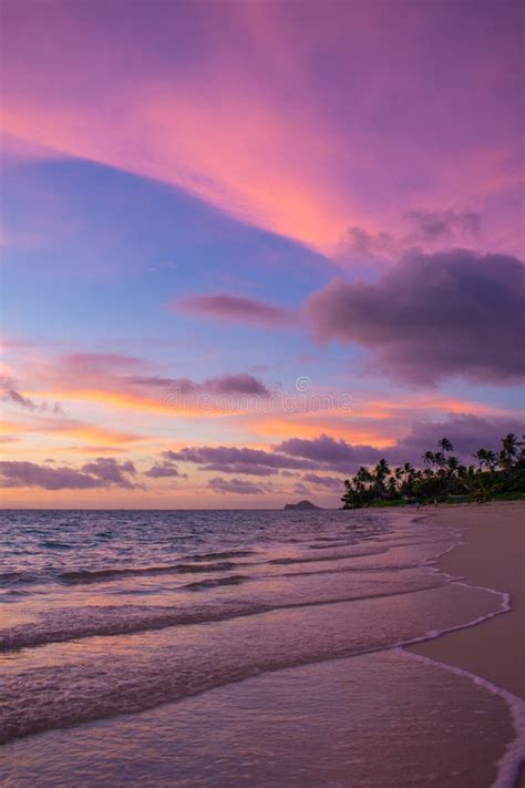 Gorgeous Lanikai Beach Sunrise Stock Image - Image of tropical, kailua ...