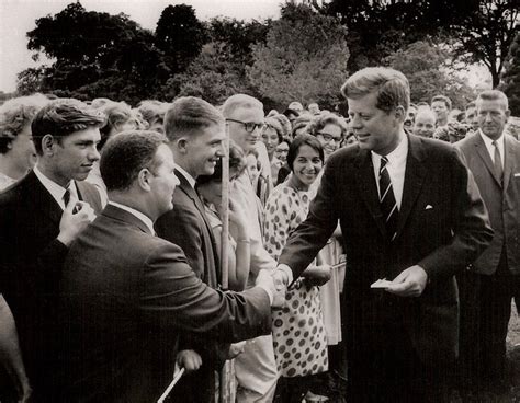 The History Place - John F. Kennedy Photo History: The President: With Peace Corps Volunteers