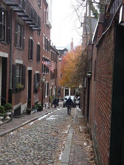 Acorn Street: Hidden History In Boston