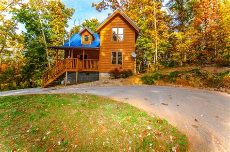 Affordable 2 BR 2BA Smoky Mountain Cabin Between Gatlinburg and Pigeon ...