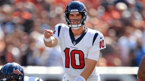 Who is Davis Mills? 3 Things to Know About Texans New Starting QB