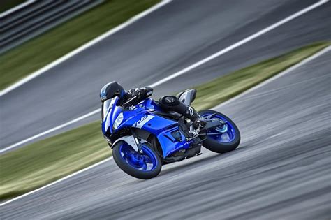 2020 Yamaha YZF-R3 [Specs & Info] | wBW