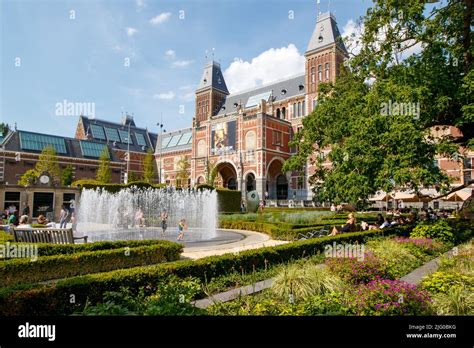 The gardens outside the Rijksmuseum, Amsterdam Stock Photo - Alamy