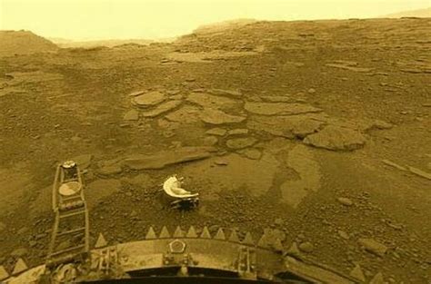 The surface of Venus, photograph taken by the Soviet probe Venera 13 in 1982 : r ...