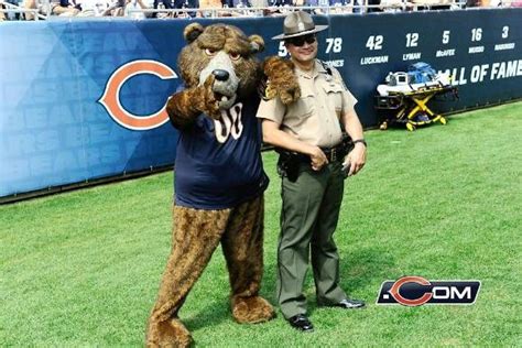 Chicago Bears Mascot Staley | Nfl chicago bears, Chicago bears football ...