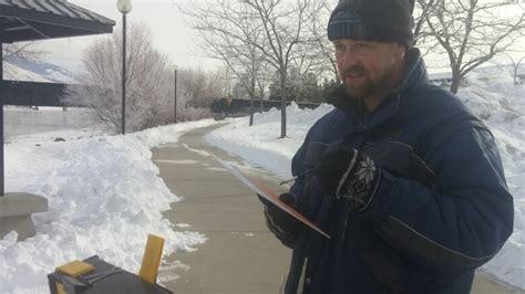 Why this plein-air artist chooses to paint in subzero temperatures | CBC News