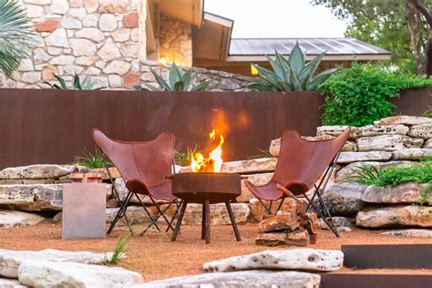 Reconnecting with the Outdoors: The Horseshoe Bay Project by Eden Garden Design - Mid Century Home