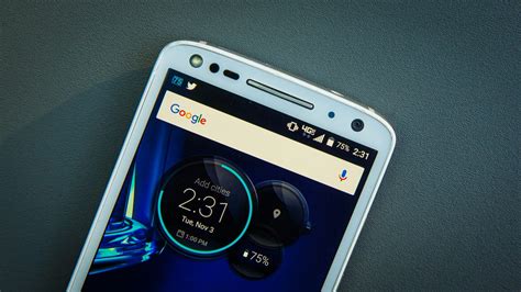 Up close with Motorola's shatterproof Droid Turbo 2 (pictures) - CNET