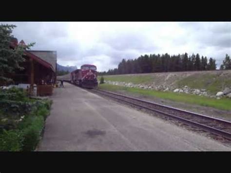 CP Rail GE AC4400CW Horn blast - Lake Louise, Alberta - YouTube