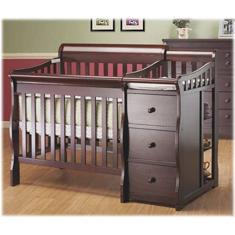 Which Crib Style Is Best for Your Baby and Nursery?