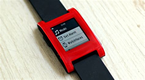 Pebble Smartwatch Review & Giveaway