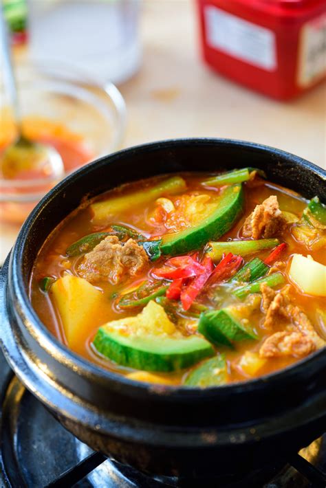 Gochujang Jjigae (Gochujang Stew with Zucchini) | Gochujang, Recipes, Asian dishes