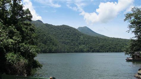 Bulusan Volcano Eruption this Afternoon – No direct Danger News from the Philippines