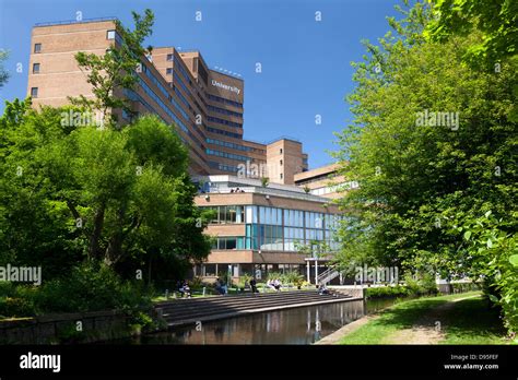 Huddersfield university campus hi-res stock photography and images - Alamy