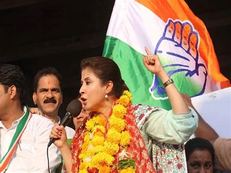 Urmila Matondkar quits Cong, cites 'petty in-house politics' - Jammu ...