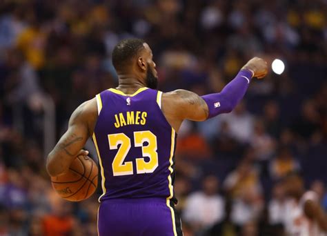 LOOK: LeBron James announces new jersey number