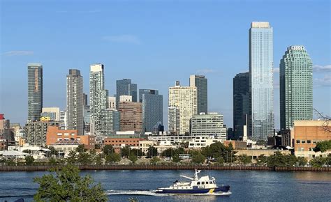 Skyline Tower Completes Construction in Long Island City, Queens - New ...