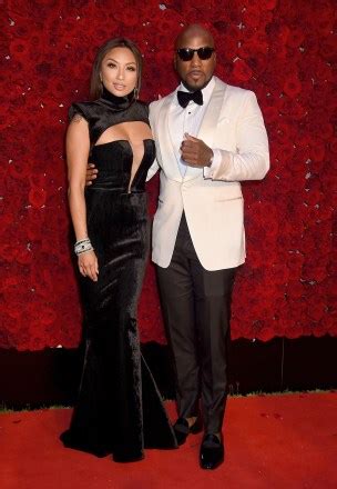 Jeannie Mai & Yeezy Married In Gorgeous At-Home Wedding: Pics – Hollywood Life