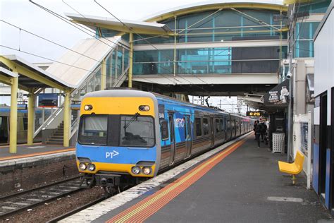 Alstom Comeng 604M arrives into Dandenong station with a down Pakenham ...