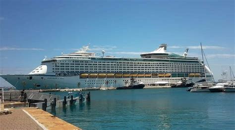 Ultimate Bermuda Cruise Port Guide: 7 Best Things To Do Ashore