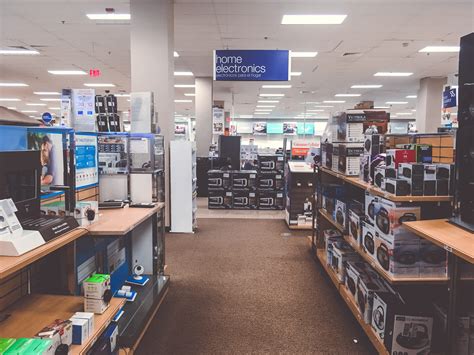 Best Buy and Sears sell electronics: which store is better? - Business Insider