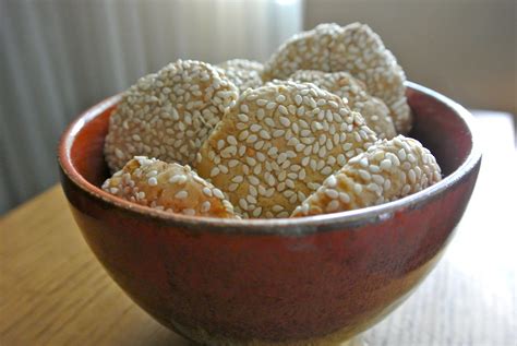 Maple-kissed sesame seed cookies (gluten-free, dairy-free, vegan)