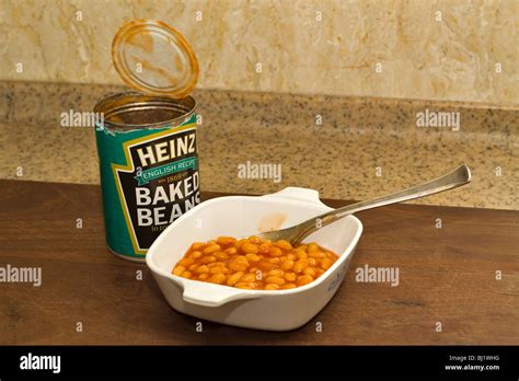 Tin of baked beans Stock Photo - Alamy