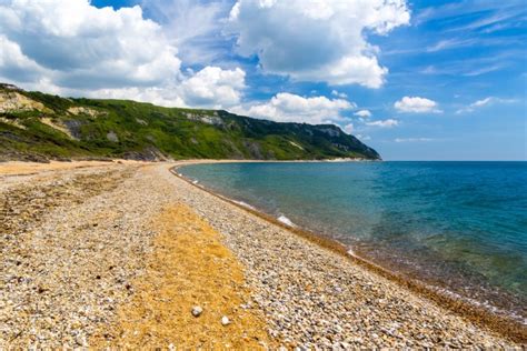 19 of the Best Dorset Beaches - A Local's Guide to the Dorset Seaside!