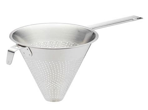 Perforated Strainer Used to Skim Large Impurities When Making Juice