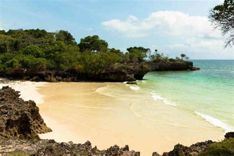 The 6 Best Beaches In Kenya: Tips & Best Time to Visit