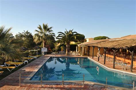 Pinhal Do Sol Hotel in Quarteira, Algarve | loveholidays