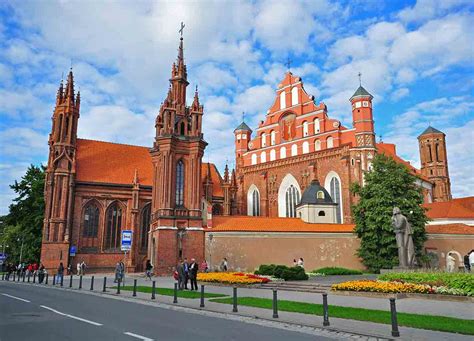 Vilnius Must See Tourist Attractions - Best Things to Do in Vilnius