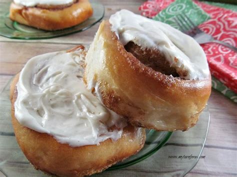 Serve a Frosted Big Texas Cinnamon Roll | Cinnamon rolls recipe, Best ...