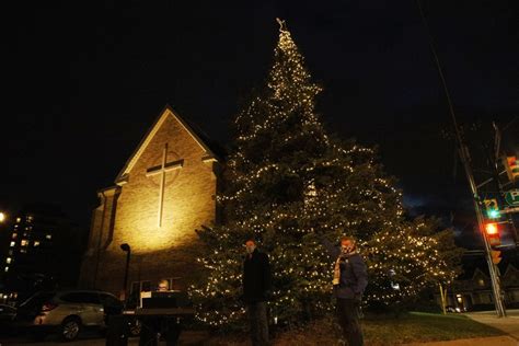 Newmarket Main Street Christmas tree lighting returns for in-person festivities - Newmarket News