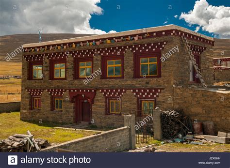 Traditional Tibet House Stock Photos & Traditional Tibet House Stock ...