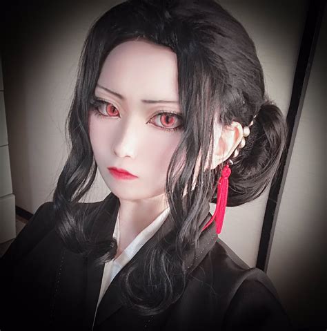 Fã de Kimetsu no Yaiba fez um cosplay incrível da forma feminina de Muzan Kibutsuji - Critical Hits