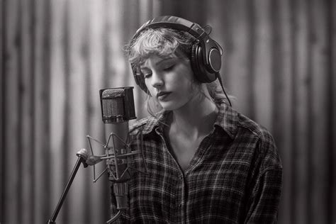 Taylor Swift’s 'Folklore' Session on Disney-Plus: Review