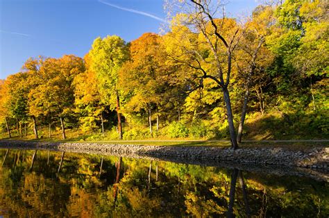 Gorgeous fall in Krape Park | Freeport illinois, Experience nature ...