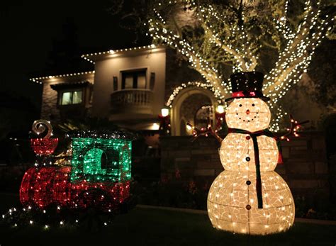 Lawn Decorations | Christmas Lawn Decorations from The Light Guys