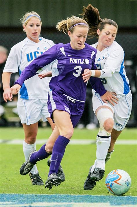 Megan Rapinoe #3 (center) in action during the 2005 NCAA Women's College Cup championship game ...