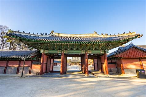 Belle Architecture Bâtiment Palais De Changdeokgung Dans La Ville De Séoul | Photo Gratuite