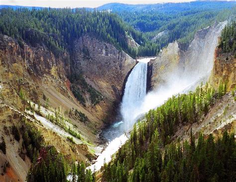 Yellowstone National Park, Wyoming, Montana and Idaho | US National Parks