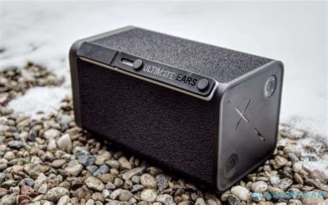 Ultimate Ears HYPERBOOM cranks the bass in a clever Bluetooth speaker ...