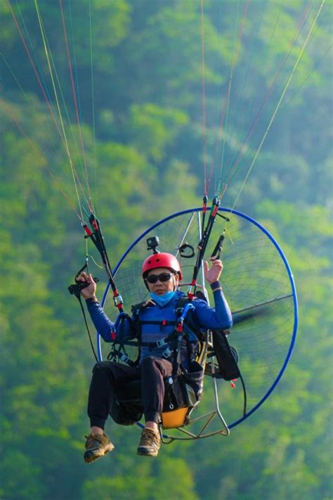 Paragliding to see Chu Dang Ya volcano » Vietnam News - Latest Updates ...