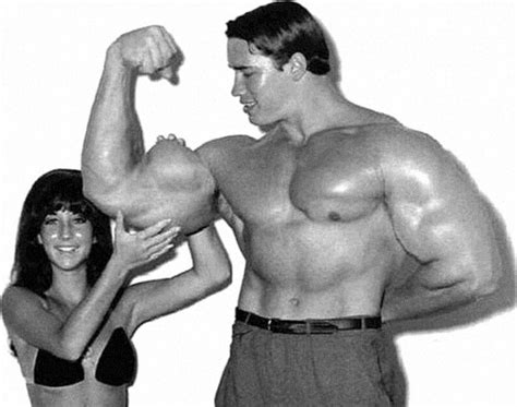 Vintage photos of a young Arnold Schwarzenegger in his physical prime ...